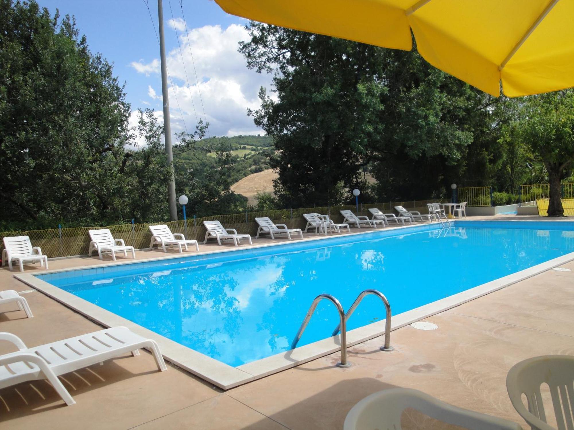 Hotel La Meridiana Урбино Экстерьер фото