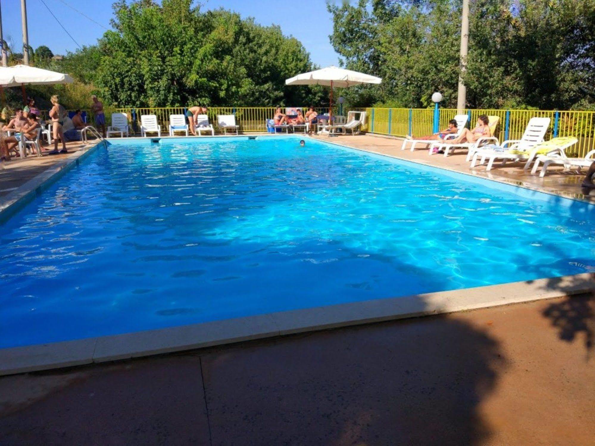 Hotel La Meridiana Урбино Экстерьер фото