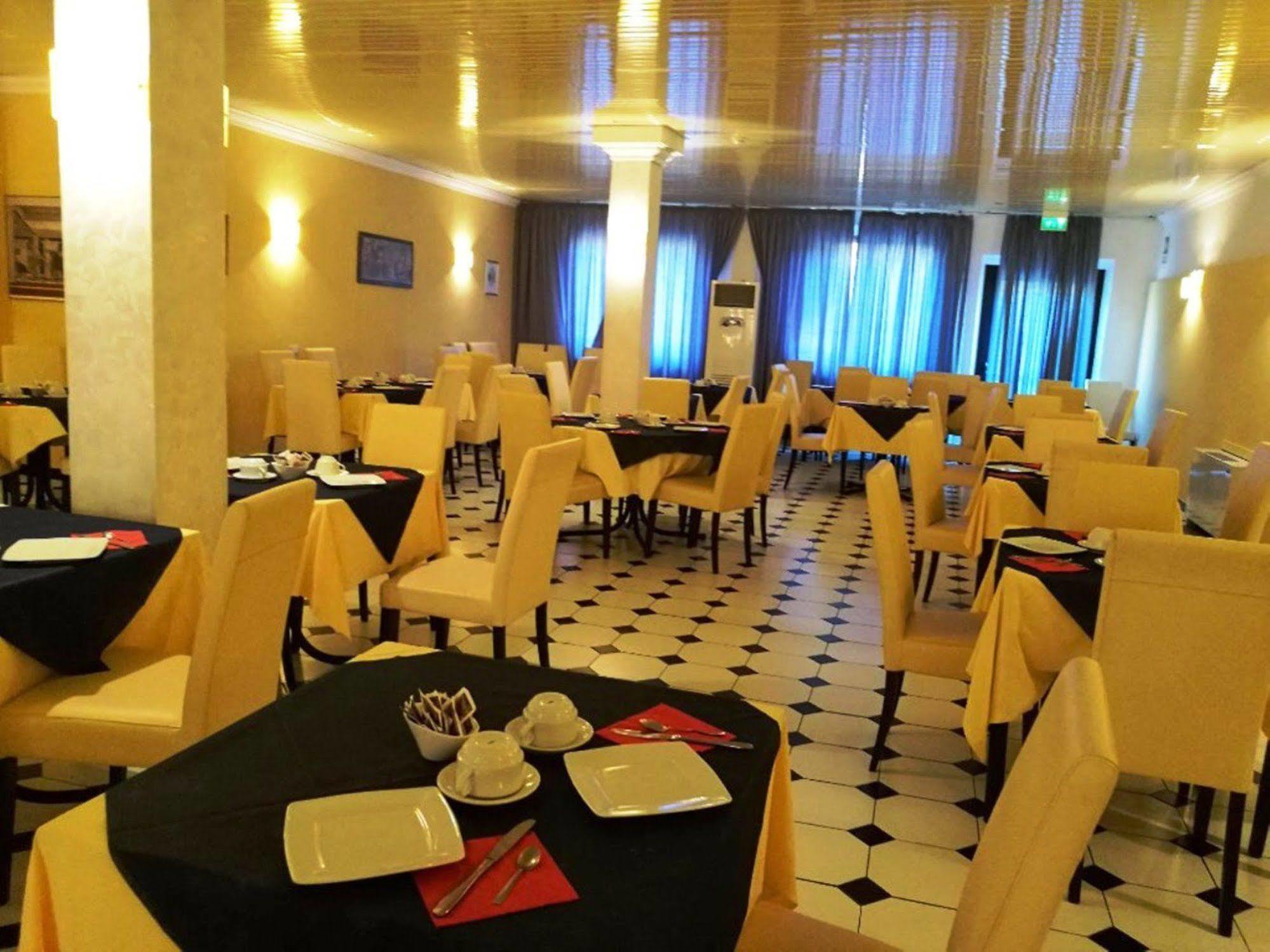 Hotel La Meridiana Урбино Экстерьер фото